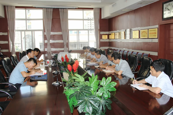 市交通運(yùn)輸局黨組書記、局長馬潤同志對隴運(yùn)集團(tuán)公司全面從嚴(yán)治黨及黨風(fēng)廉政建設(shè)進(jìn)行專題調(diào)研