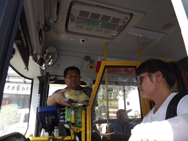 隴運(yùn)集團(tuán)公司開展“夏送清涼”慰問一線職工活動