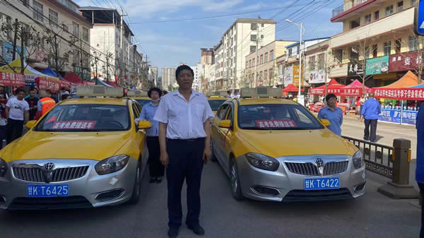 “愛心送考、奉獻社會”---隴運集團在行動