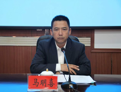 隴運集團公司召開黨委理論學(xué)習(xí)中心組集中學(xué)習(xí)暨樹立和踐行正確政績觀學(xué)習(xí)教育讀書班第一次學(xué)習(xí)會